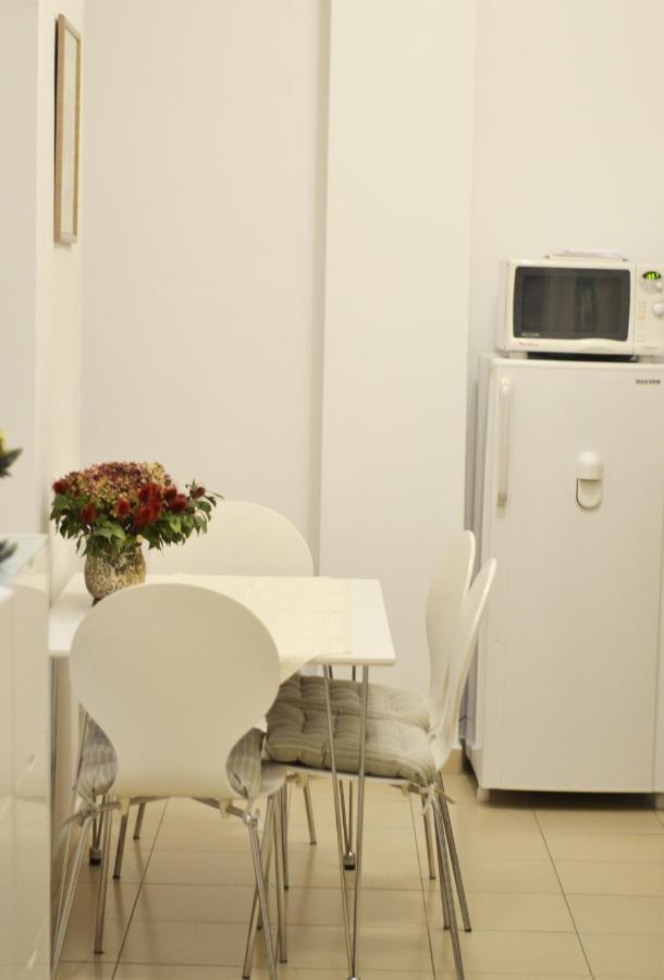 Apartment Centre *