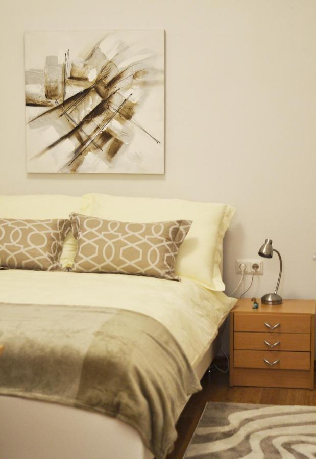 Apartment Centre